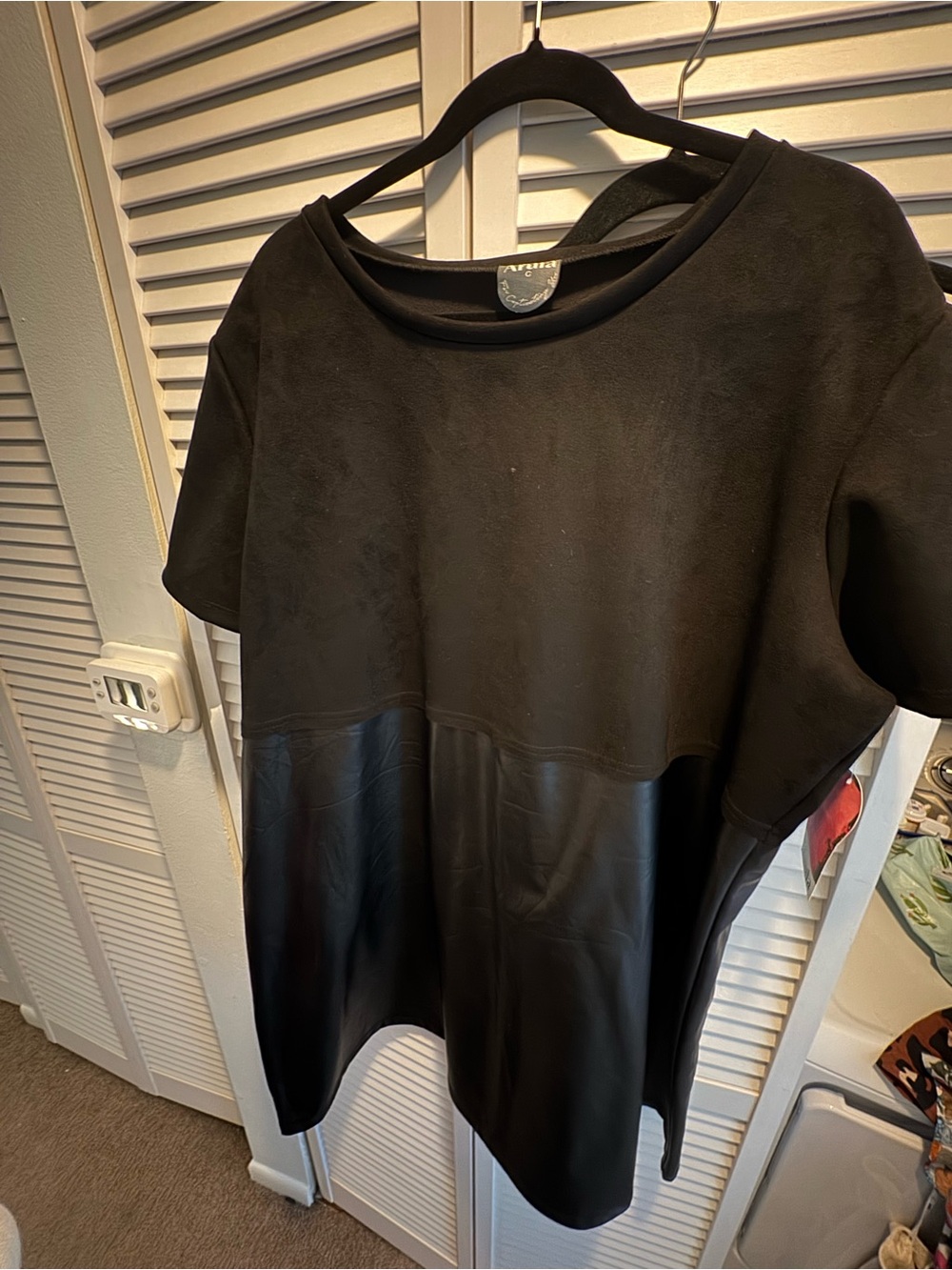 ARULA Black Mixed-Material Short Sleeve Tee